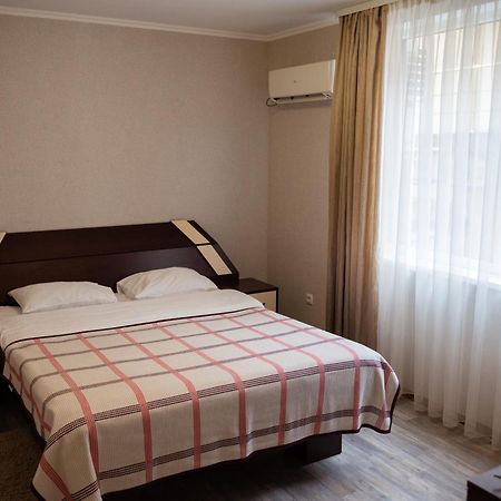Hotel Butterfly Sadove Dış mekan fotoğraf