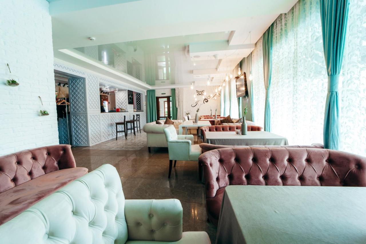Hotel Butterfly Sadove Dış mekan fotoğraf