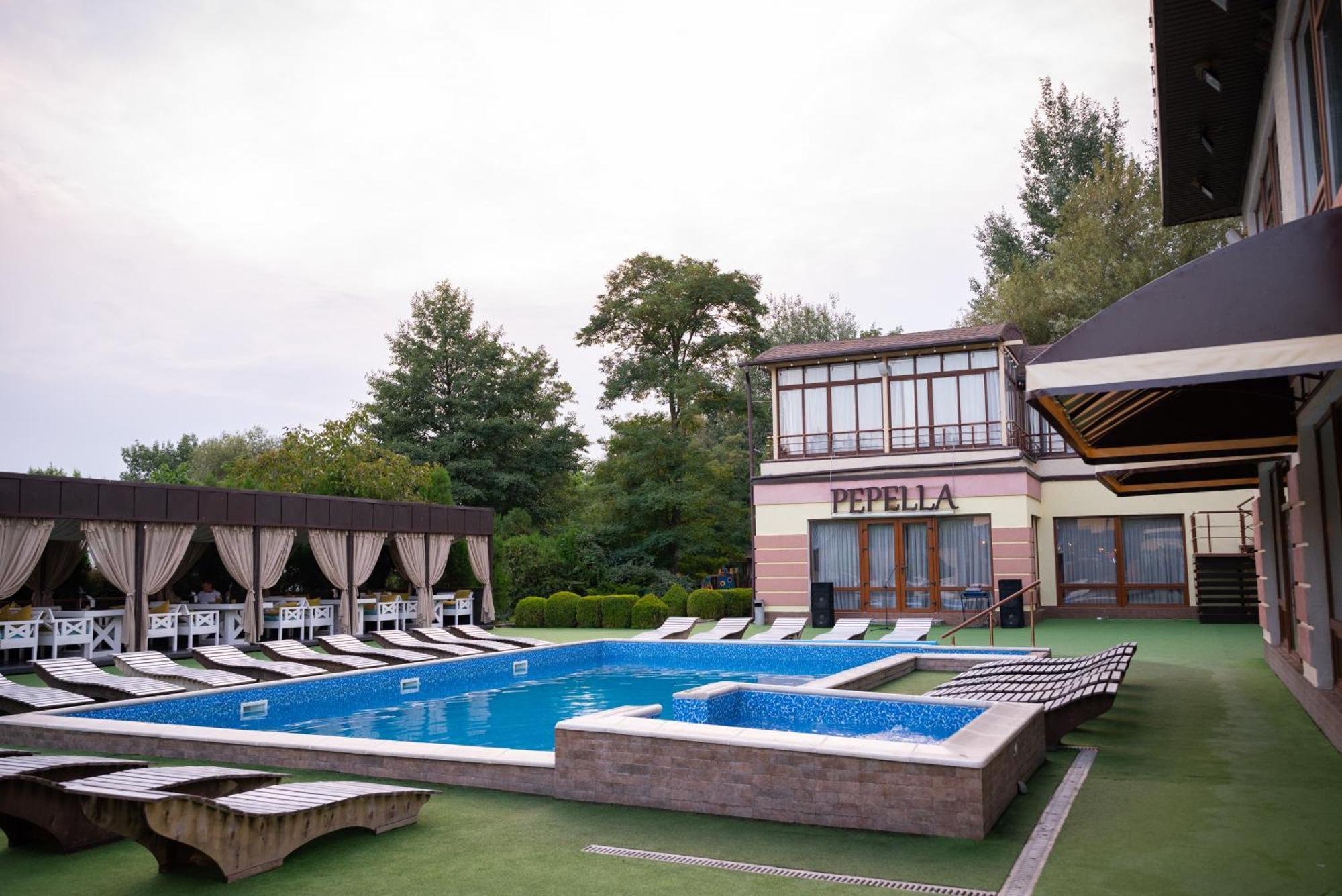 Hotel Butterfly Sadove Dış mekan fotoğraf