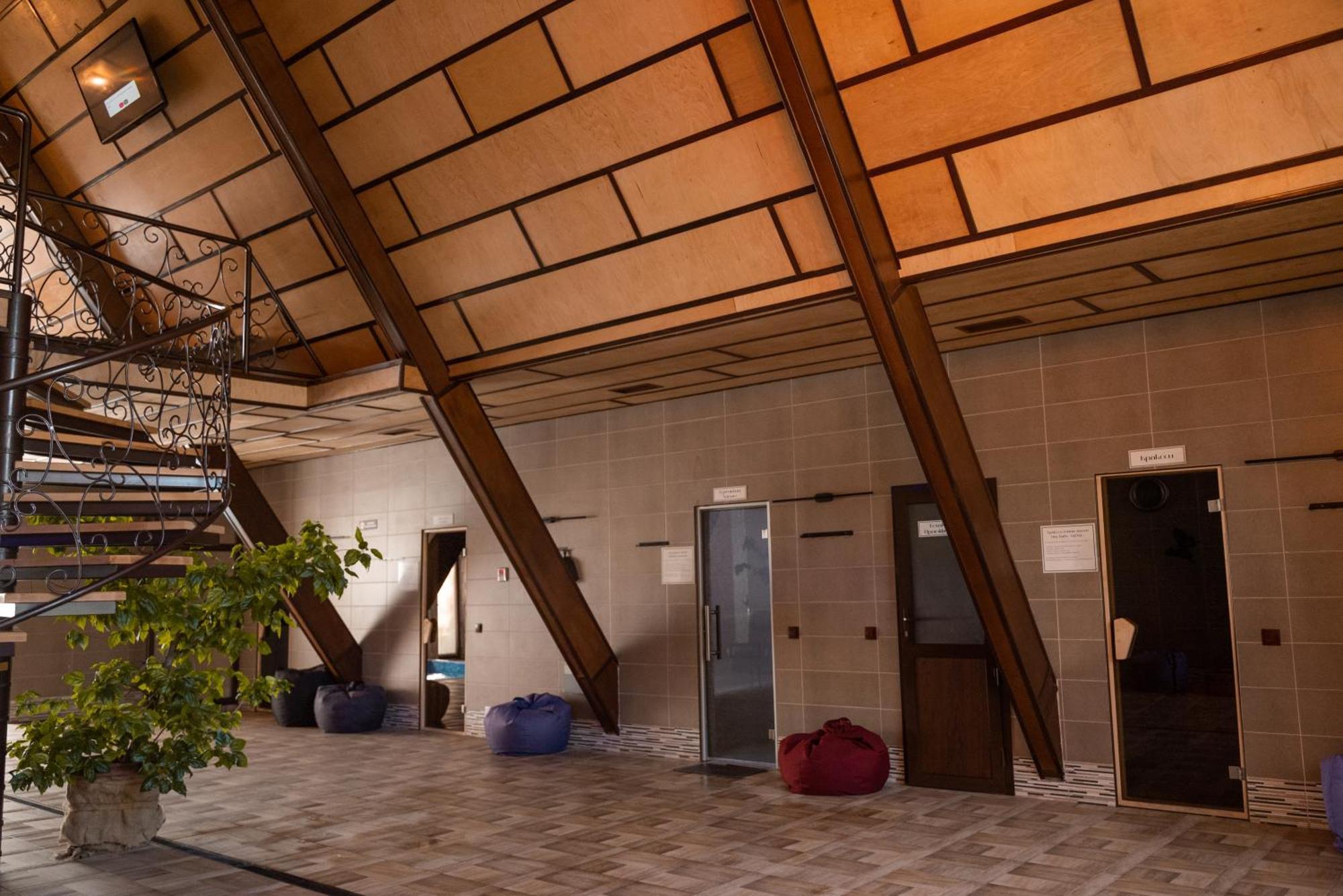 Hotel Butterfly Sadove Dış mekan fotoğraf