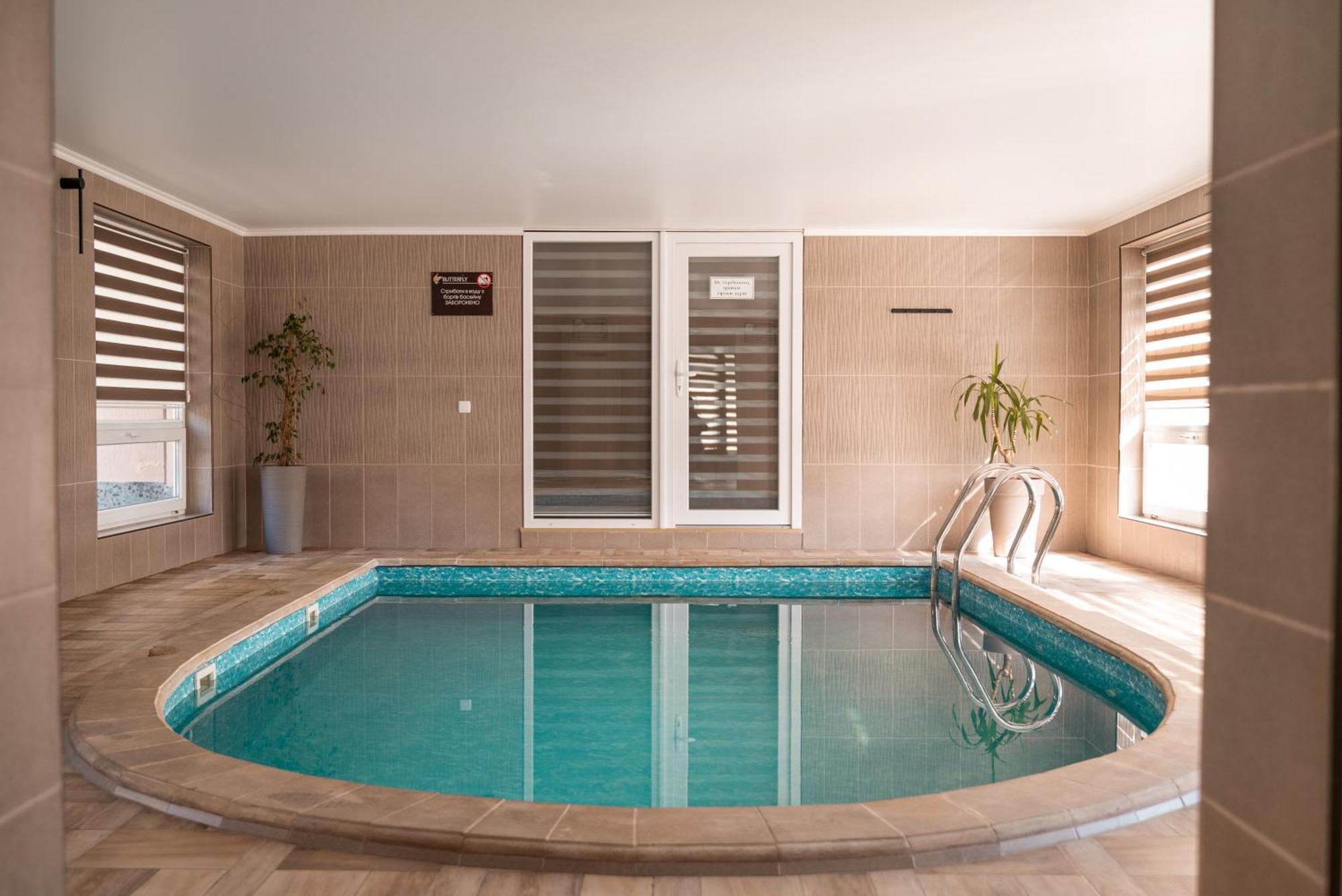Hotel Butterfly Sadove Dış mekan fotoğraf