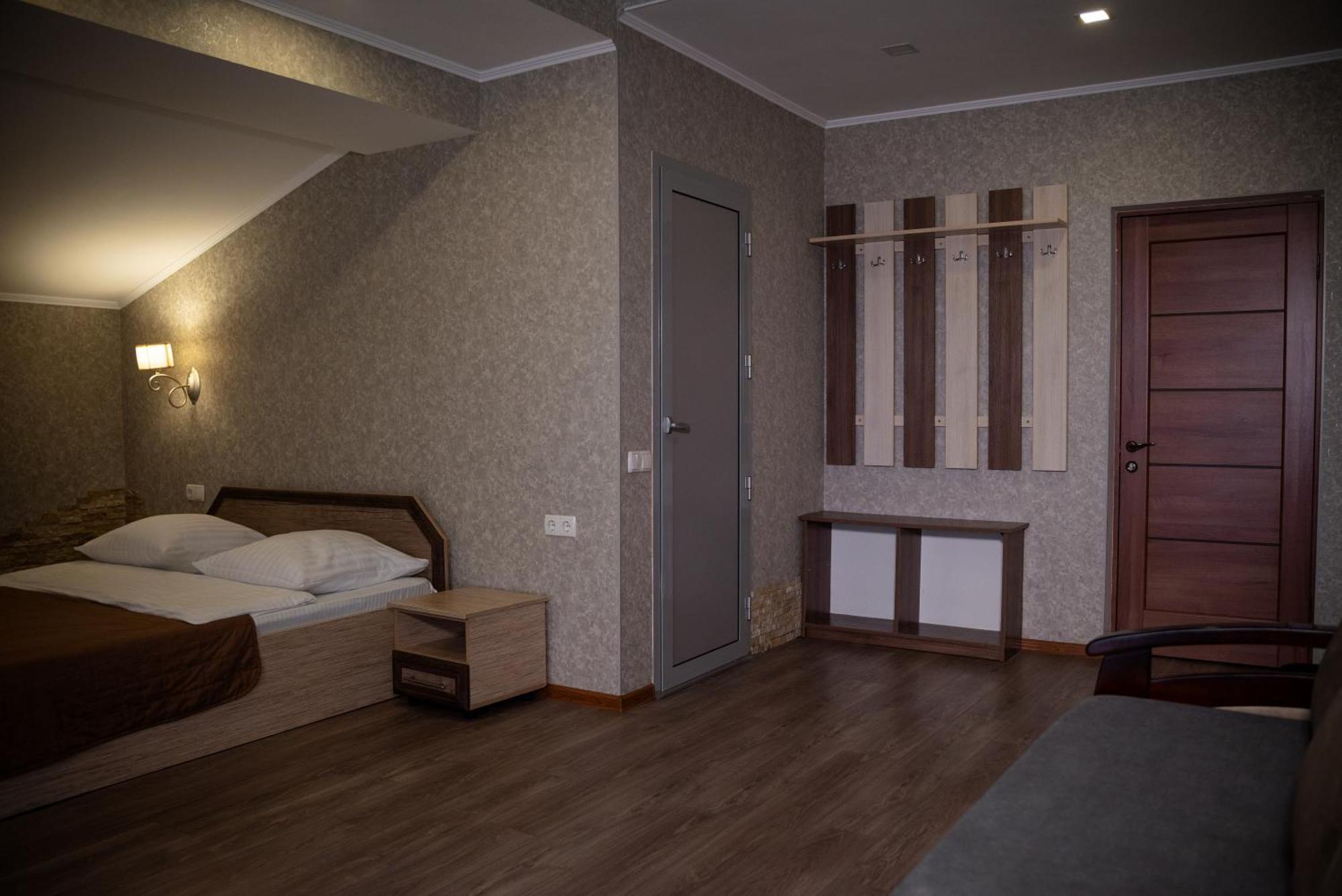 Hotel Butterfly Sadove Dış mekan fotoğraf