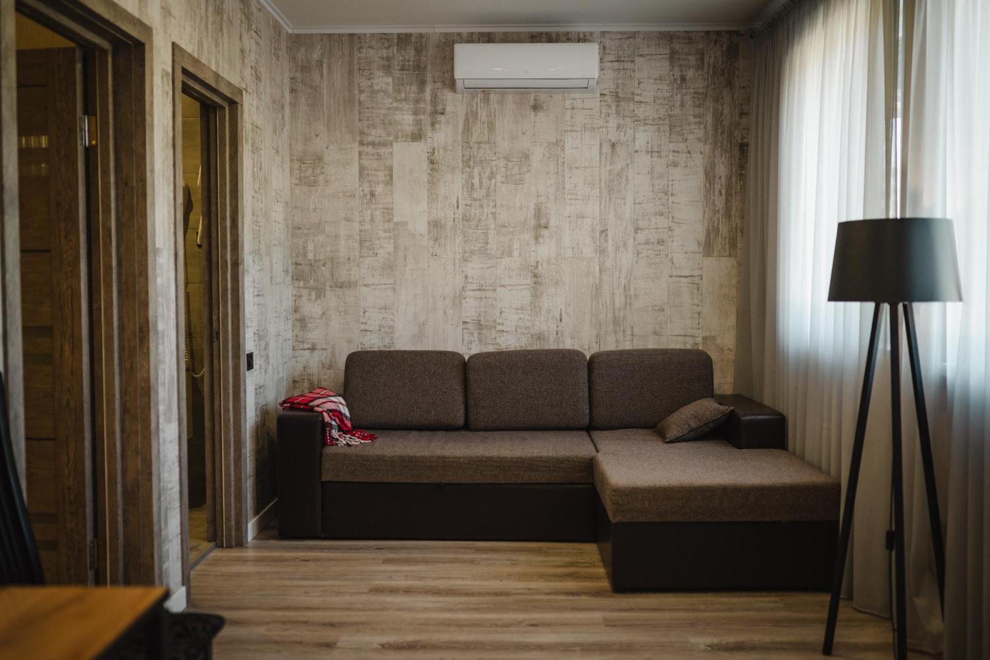 Hotel Butterfly Sadove Dış mekan fotoğraf