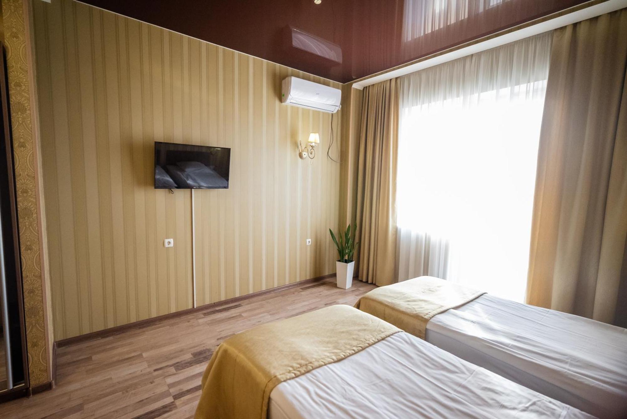 Hotel Butterfly Sadove Dış mekan fotoğraf