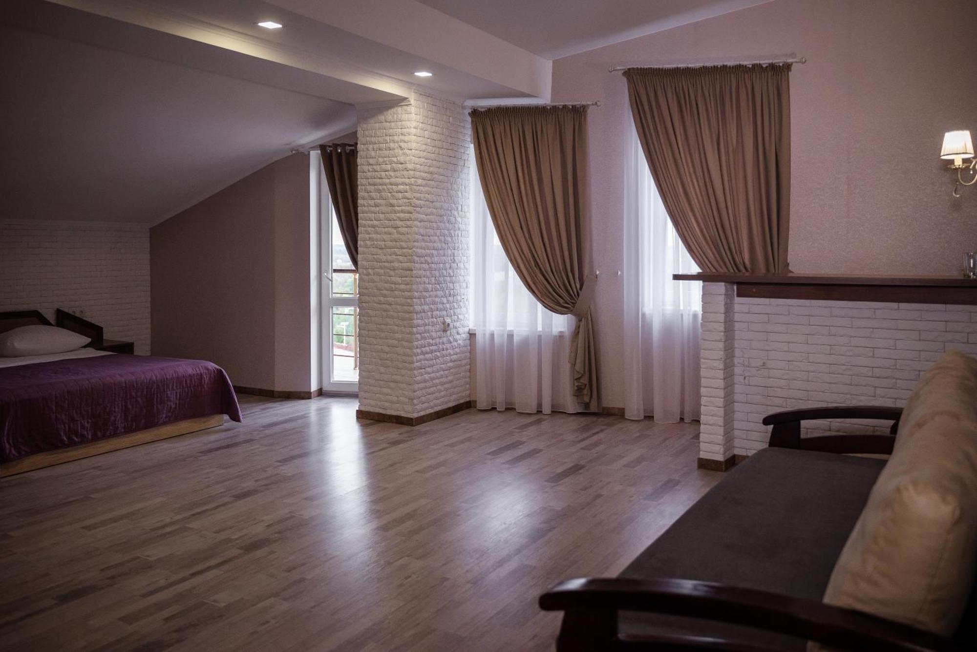 Hotel Butterfly Sadove Dış mekan fotoğraf